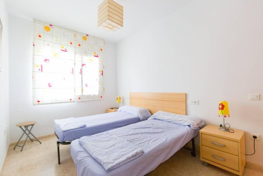 La Rapita - Apartamento De Dos Dormitorios Con Piscina Comunitaria Alcanar Eksteriør bilde