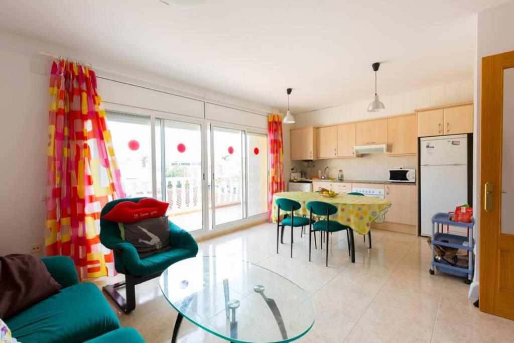 La Rapita - Apartamento De Dos Dormitorios Con Piscina Comunitaria Alcanar Eksteriør bilde