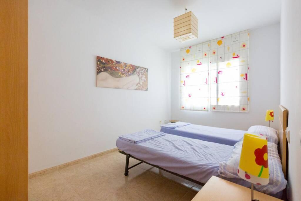 La Rapita - Apartamento De Dos Dormitorios Con Piscina Comunitaria Alcanar Eksteriør bilde