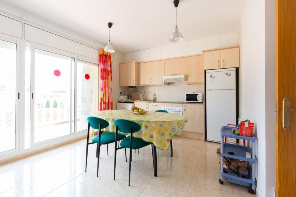 La Rapita - Apartamento De Dos Dormitorios Con Piscina Comunitaria Alcanar Eksteriør bilde