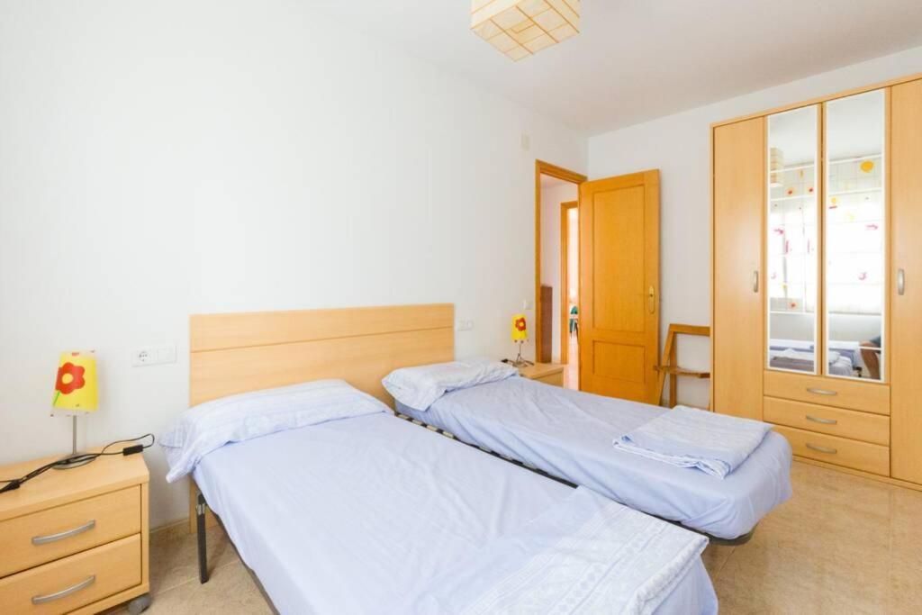 La Rapita - Apartamento De Dos Dormitorios Con Piscina Comunitaria Alcanar Eksteriør bilde