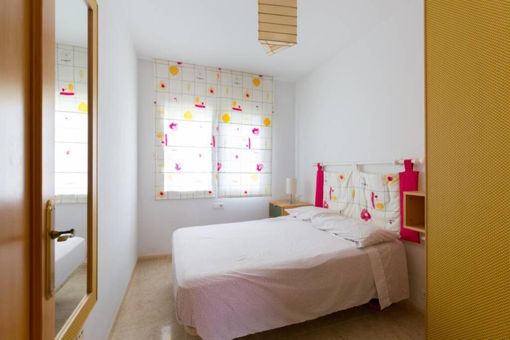 La Rapita - Apartamento De Dos Dormitorios Con Piscina Comunitaria Alcanar Eksteriør bilde