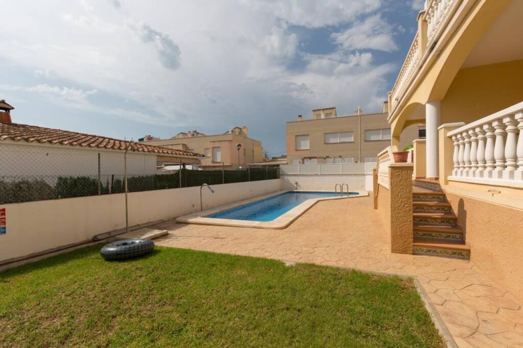 La Rapita - Apartamento De Dos Dormitorios Con Piscina Comunitaria Alcanar Eksteriør bilde